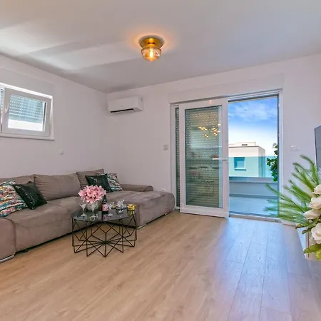 Apartment Blue Paradise