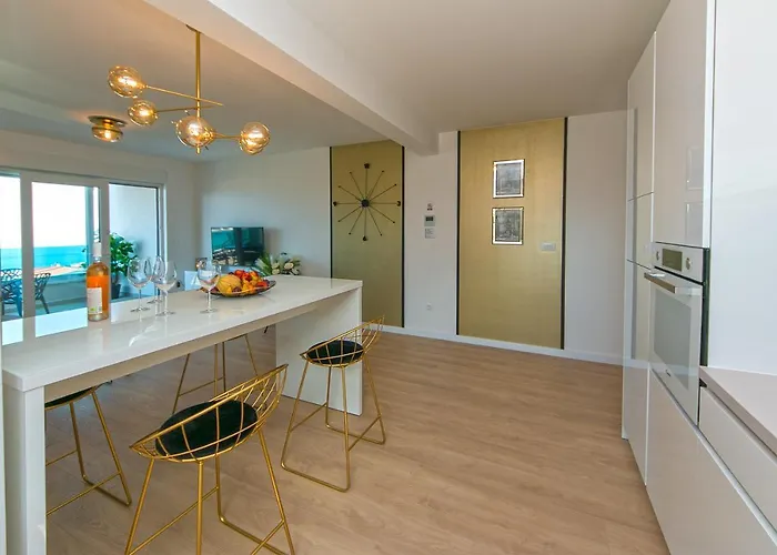 Blue Paradise Apartment