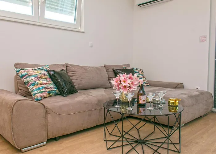 Blue Paradise Apartment