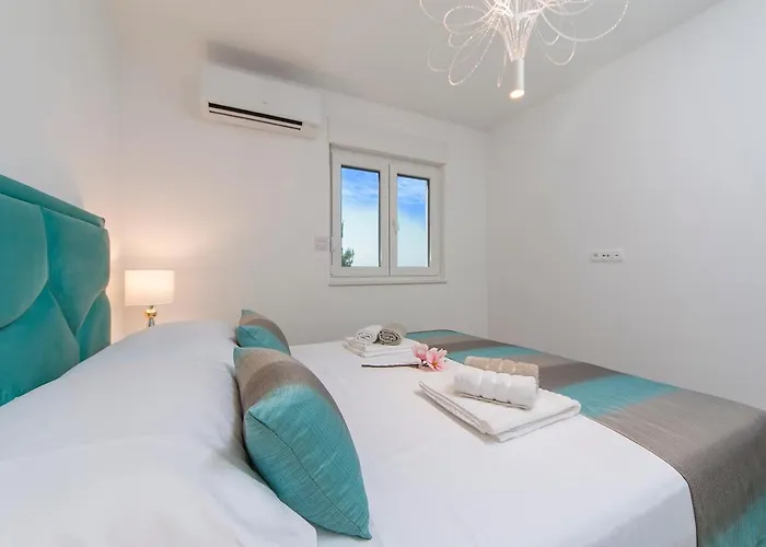 Blue Paradise Apartment