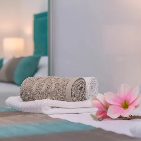 Blue Paradise Apartment *